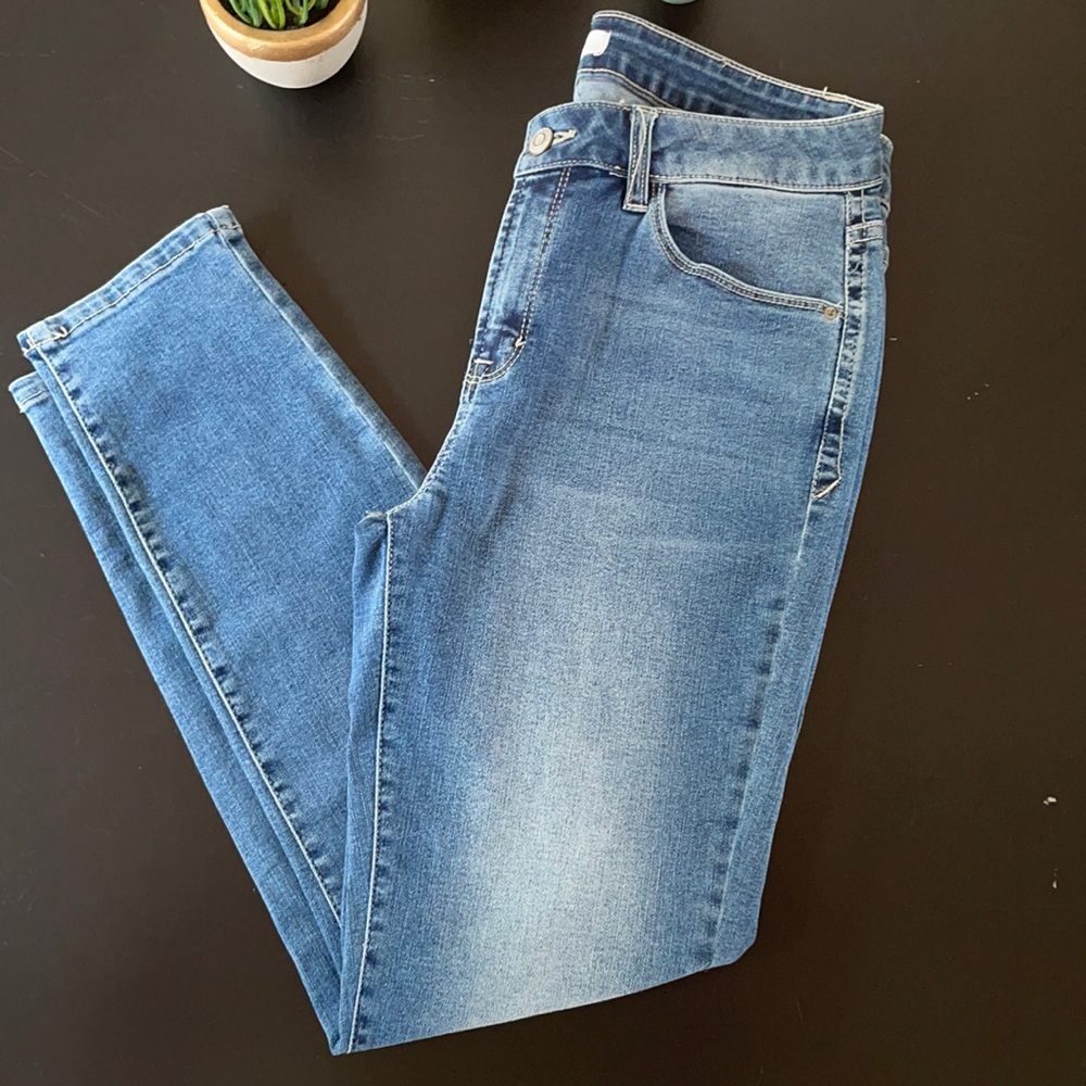Kensie Jeans Light Wash Size 8